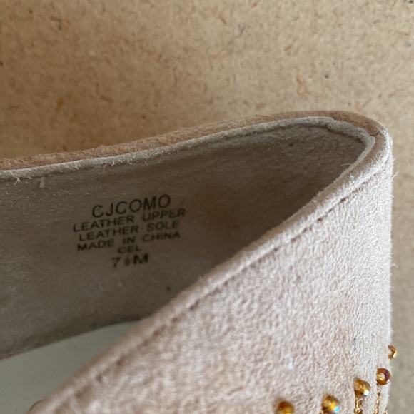 Circa Joan&David Leather Upper & Sole with Embroidered Beaded Detail. Size 7.5 - Picture 11 of 11